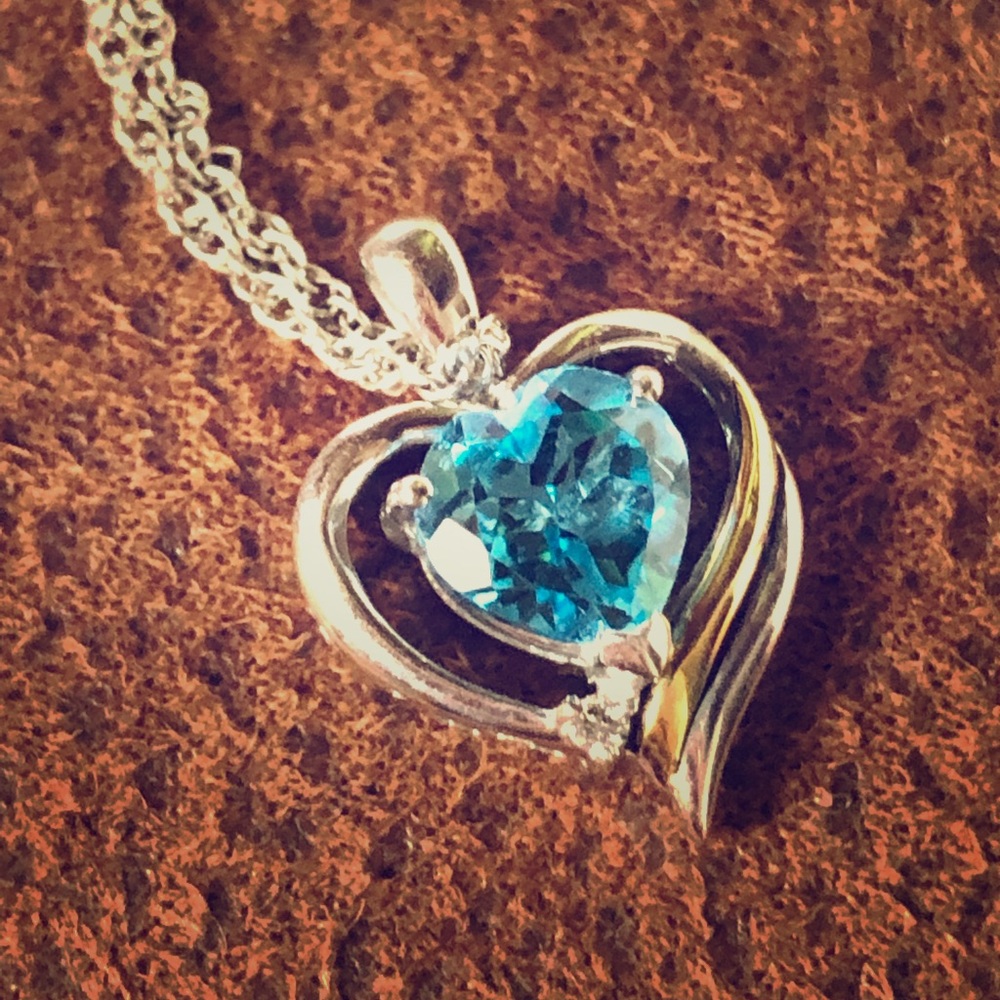 Classically sweet semi-precious heart necklace